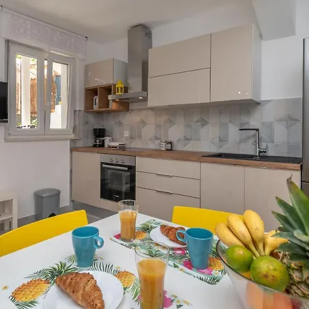 House Polus Holiday home