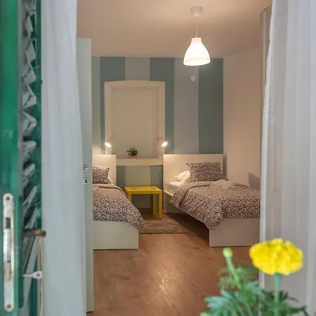 House Polus