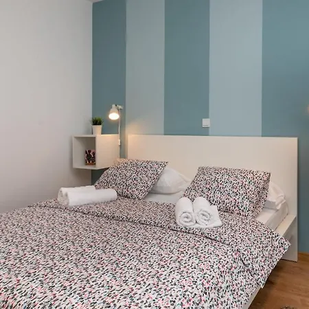 House Polus טרוגיר