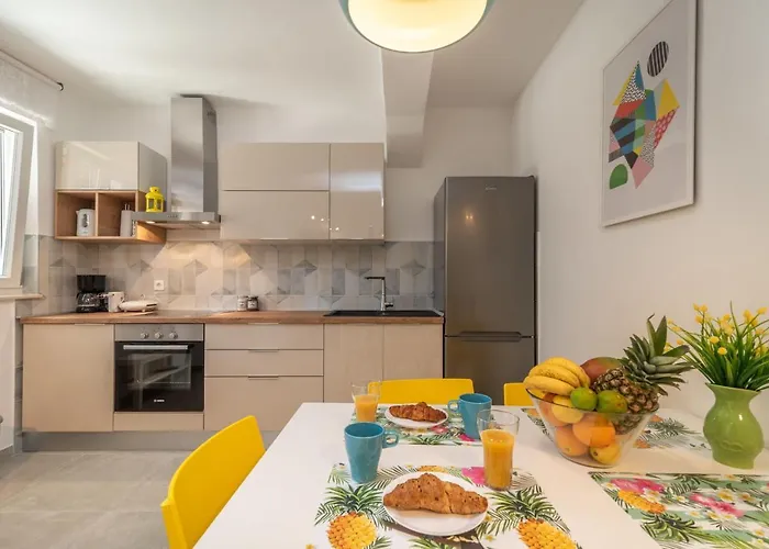 Дом отдыха House Polus Трогир